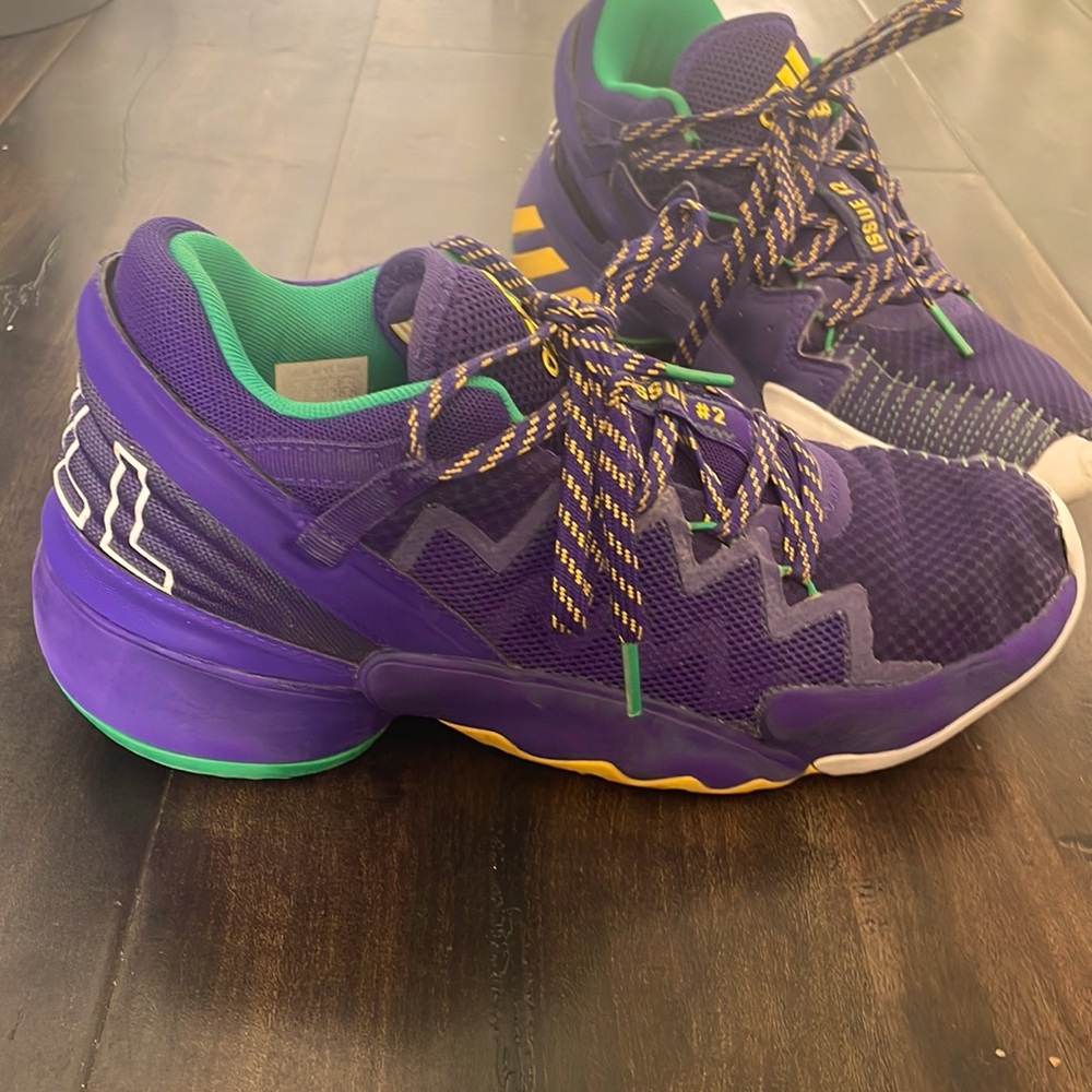 Donovan Mitchell Adidias Issue #2 Sneakers Size 6.5 Purple